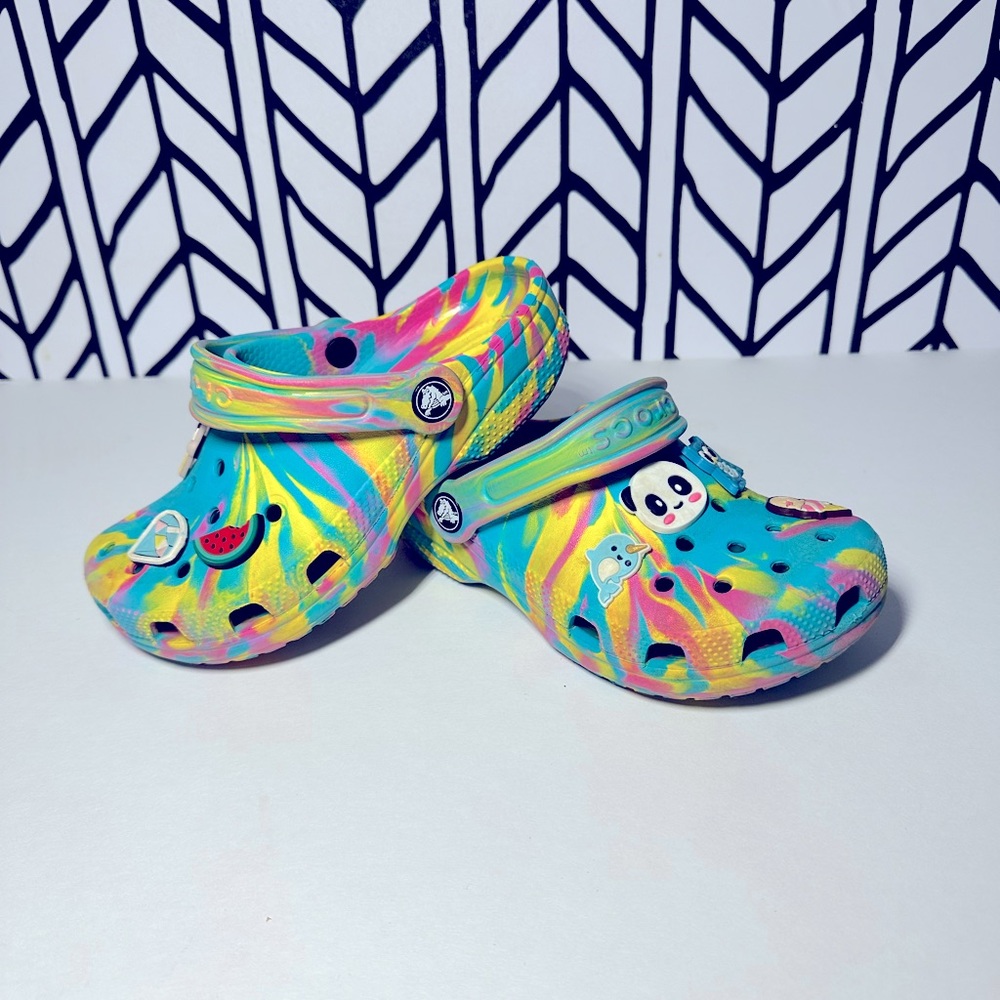 Girls tie dye crocs size J1